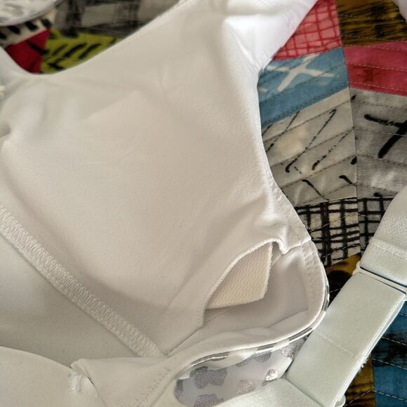 Fabletics White & Silver Leopard Print Sports Bra sz XS All Day Every Day Bra II - Picture 10 of 12